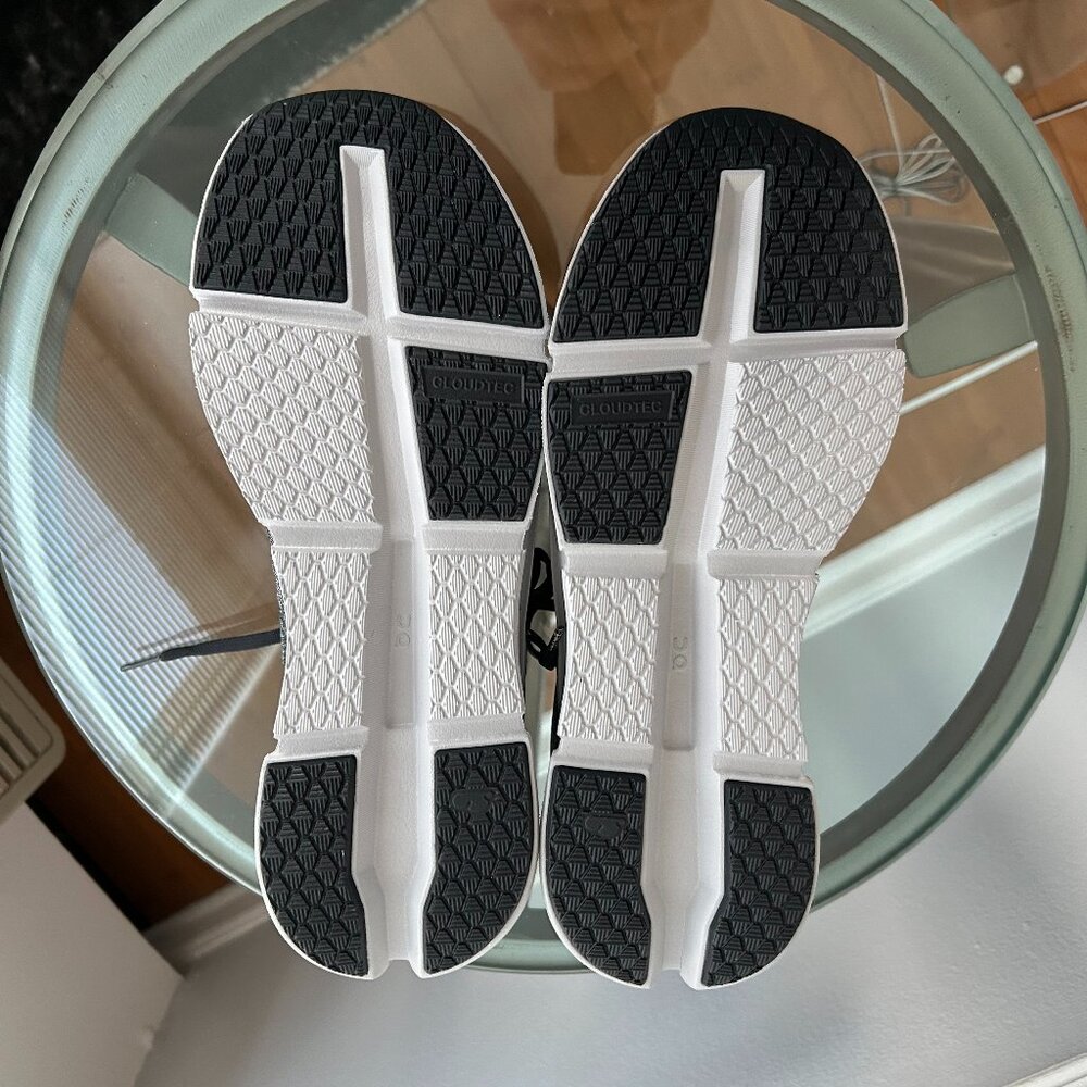 ON RUNNING Men's Cloudgo Road-Running Shoes - Picture 4 of 5